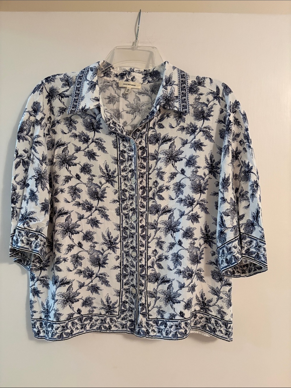 🔹 Floral Button-Up Blouse 👕